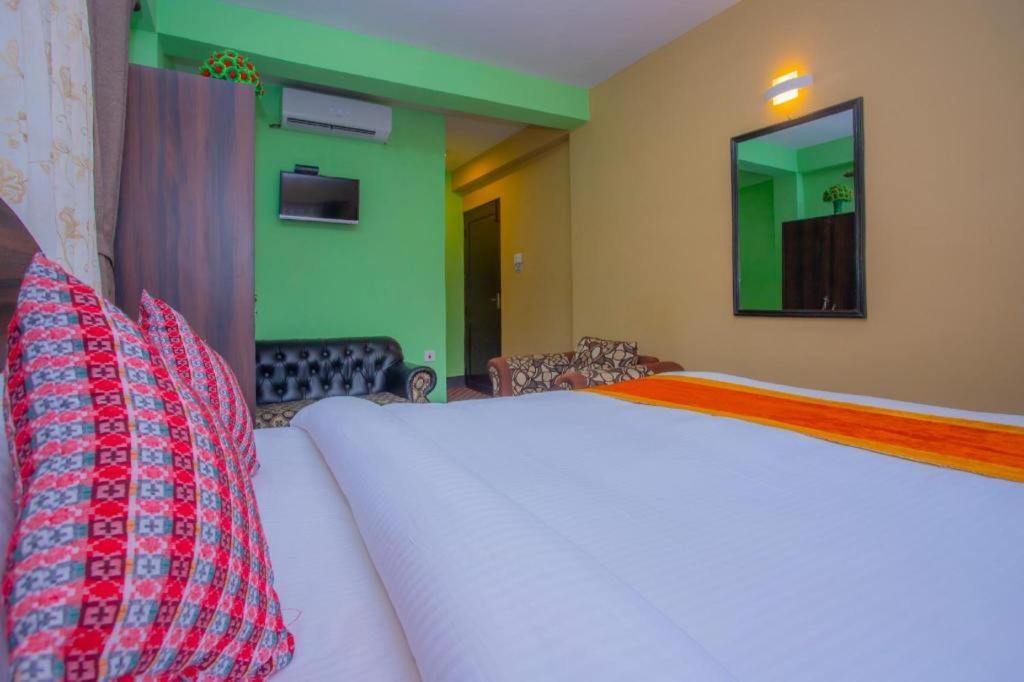 קטמנדו Oyo 492 Hotel Yeti Home מראה חיצוני תמונה
